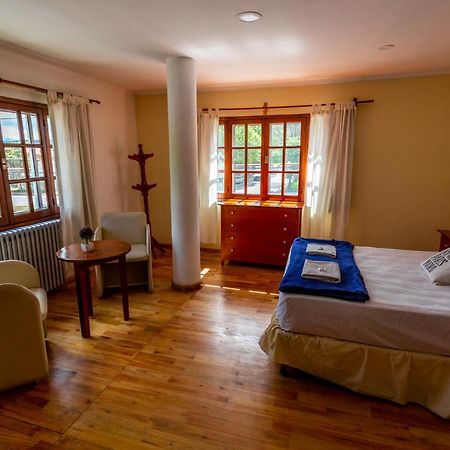 Pinto Terraza Hostel Esquel Bagian luar foto