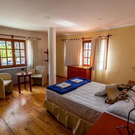 Pinto Terraza Hostel Esquel Bagian luar foto