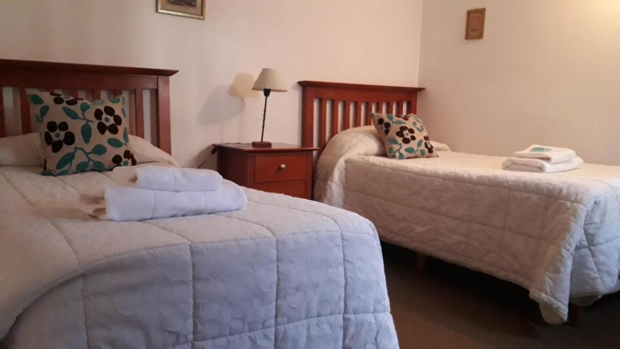Pinto Terraza Hostel Esquel Bagian luar foto