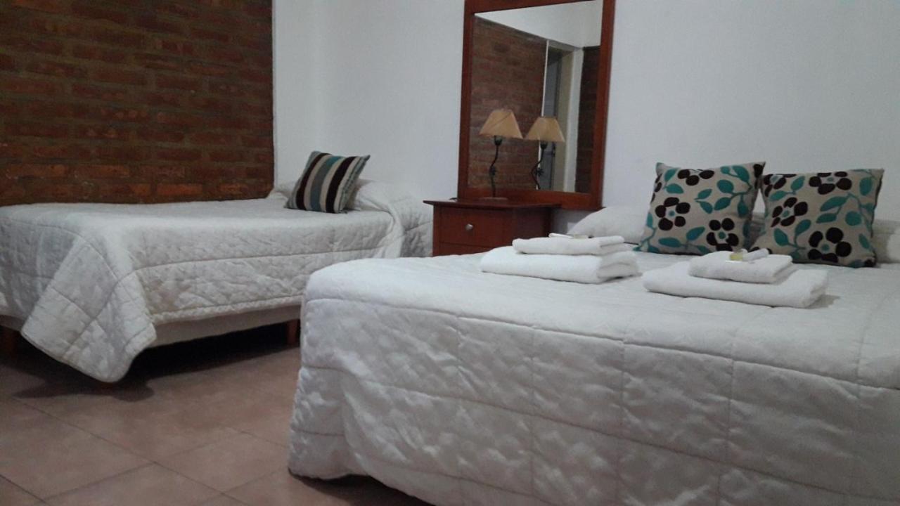 Pinto Terraza Hostel Esquel Bagian luar foto
